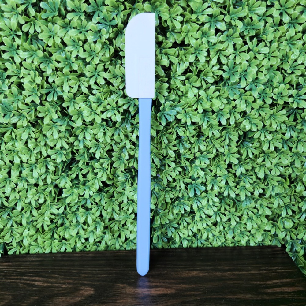 VTG Rubbermaid 2733 Scraper Spatula White Blue Handle Baking Tool